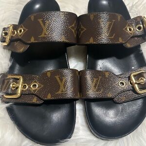 ✨ Authentic LV Sandals ✨